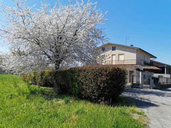 casa indipendente in vendita ad Inarzo