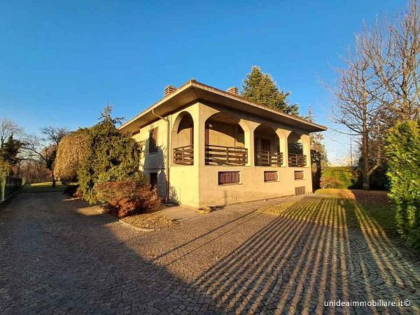 casa indipendente in vendita ad Inarzo