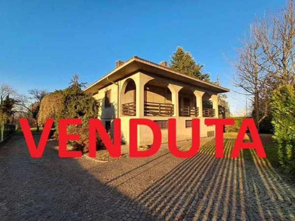casa indipendente in vendita ad Inarzo