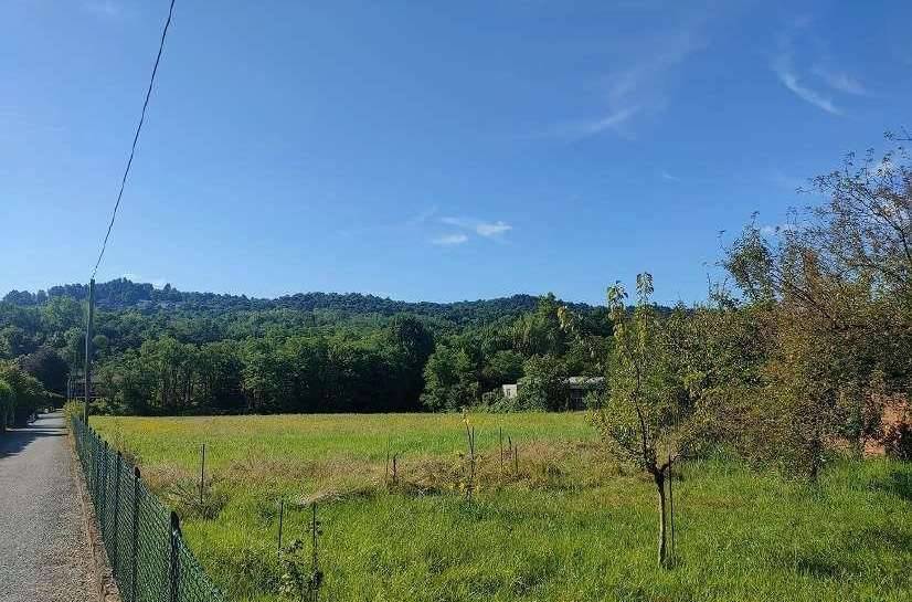 terreno in vendita ad Inarzo
