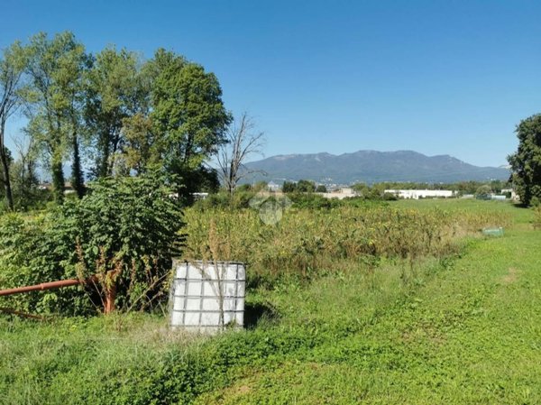 terreno in vendita ad Inarzo