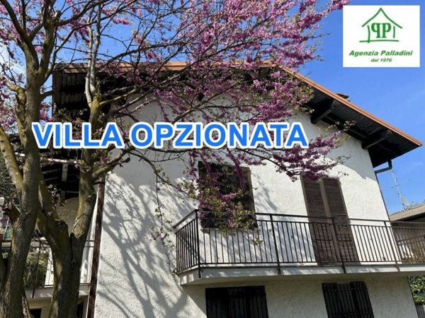 casa indipendente in vendita ad Induno Olona in zona Pezza