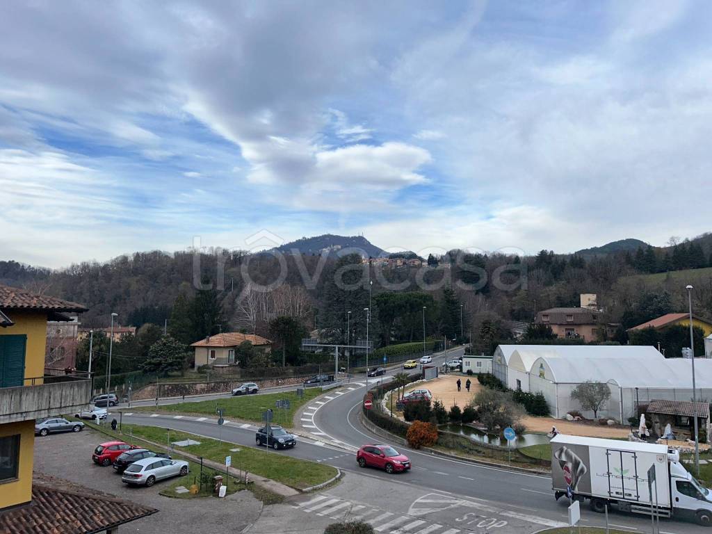 appartamento in vendita ad Induno Olona in zona Olona