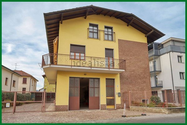 casa indipendente in vendita ad Induno Olona