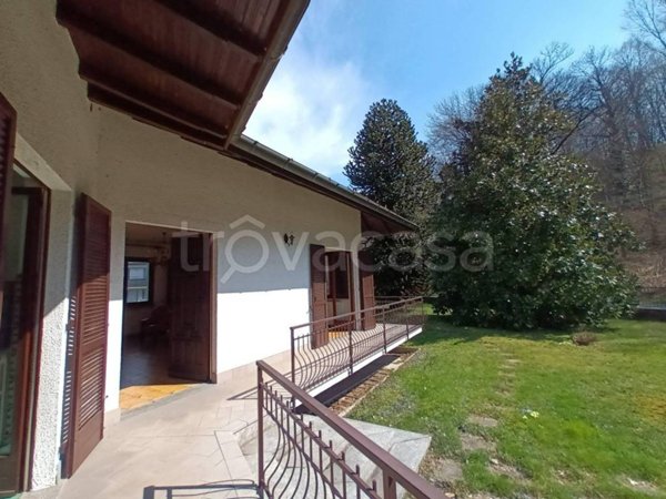 casa indipendente in vendita ad Induno Olona in zona Olona