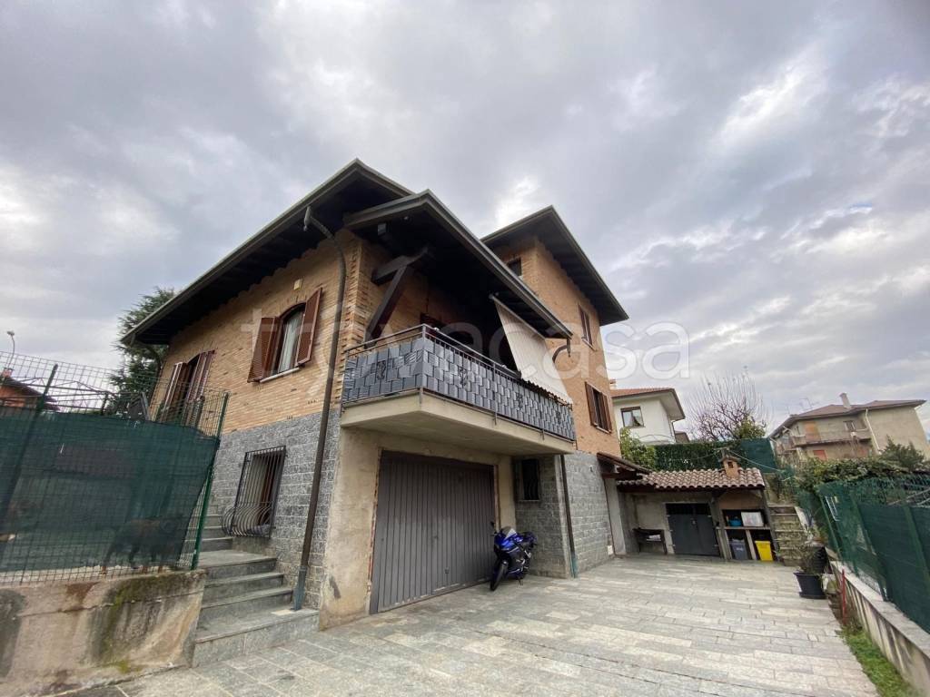 appartamento in vendita ad Induno Olona in zona Olona