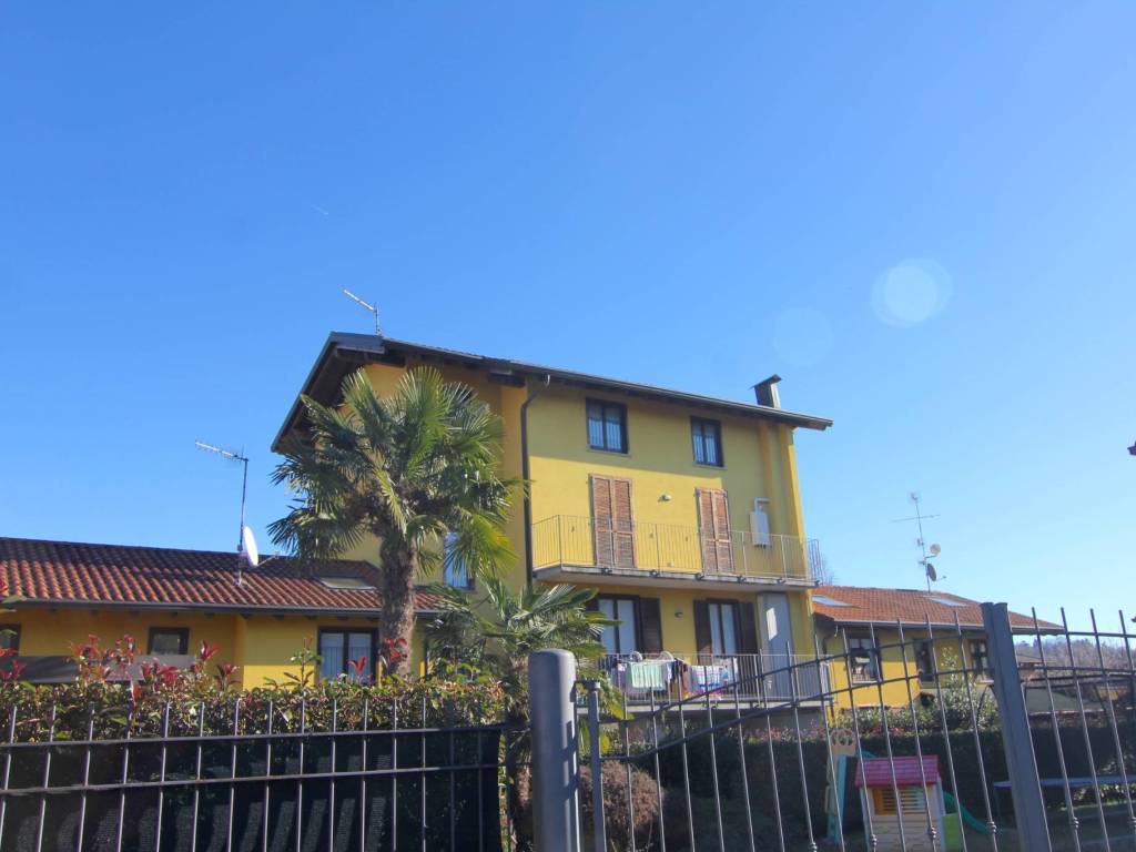 appartamento in vendita ad Induno Olona in zona Olona