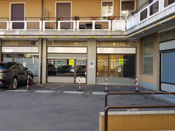 negozio in vendita ad Induno Olona
