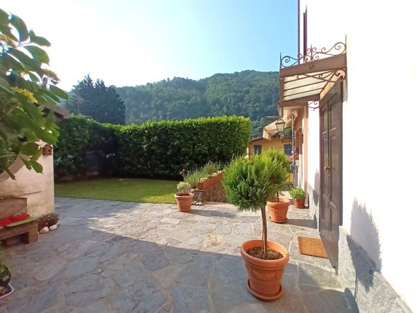 casa indipendente in vendita ad Induno Olona in zona Dardo