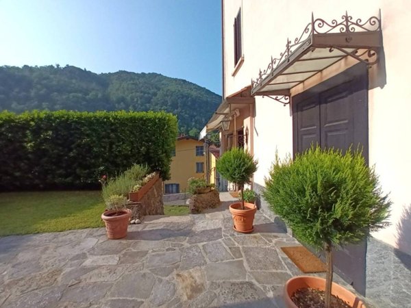 casa indipendente in vendita ad Induno Olona in zona Dardo