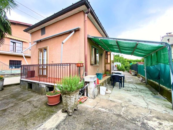 casa indipendente in vendita ad Induno Olona