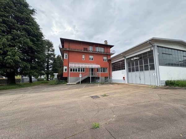 locale commerciale in vendita ad Induno Olona