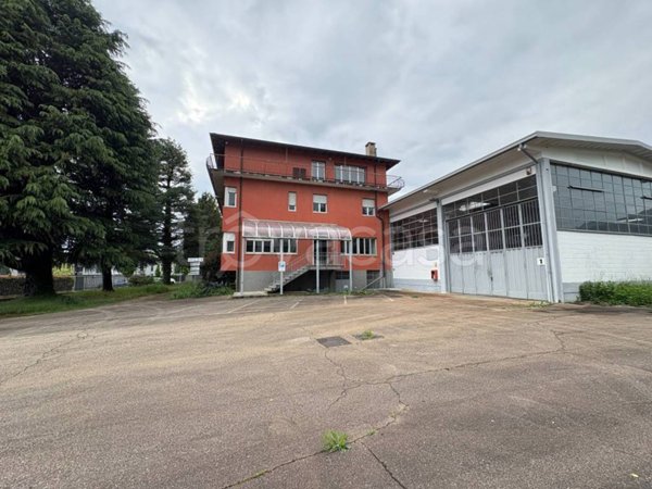 capannone in vendita ad Induno Olona in zona Olona
