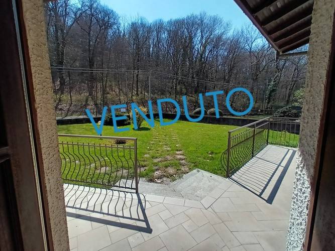 casa indipendente in vendita ad Induno Olona in zona Olona