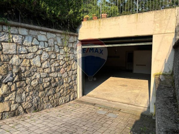 locale di sgombero in vendita ad Induno Olona