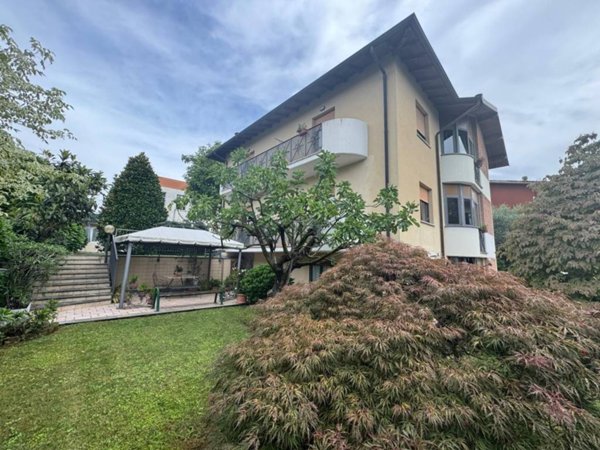 casa indipendente in vendita ad Induno Olona