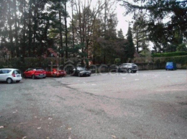 negozio in vendita ad Induno Olona in zona Olona