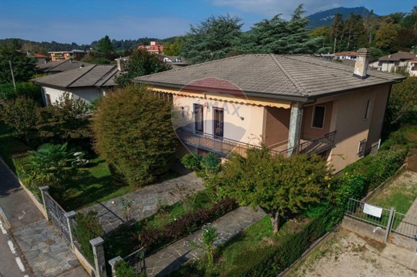 casa indipendente in vendita ad Induno Olona