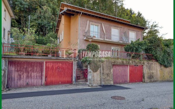 casa indipendente in vendita ad Induno Olona in zona Olona