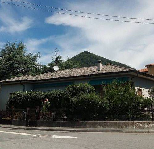 casa indipendente in vendita ad Induno Olona