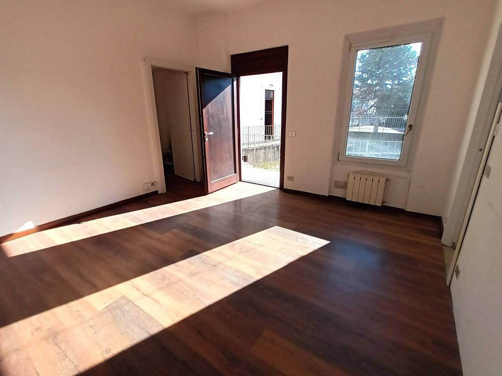 appartamento in vendita ad Induno Olona in zona Olona