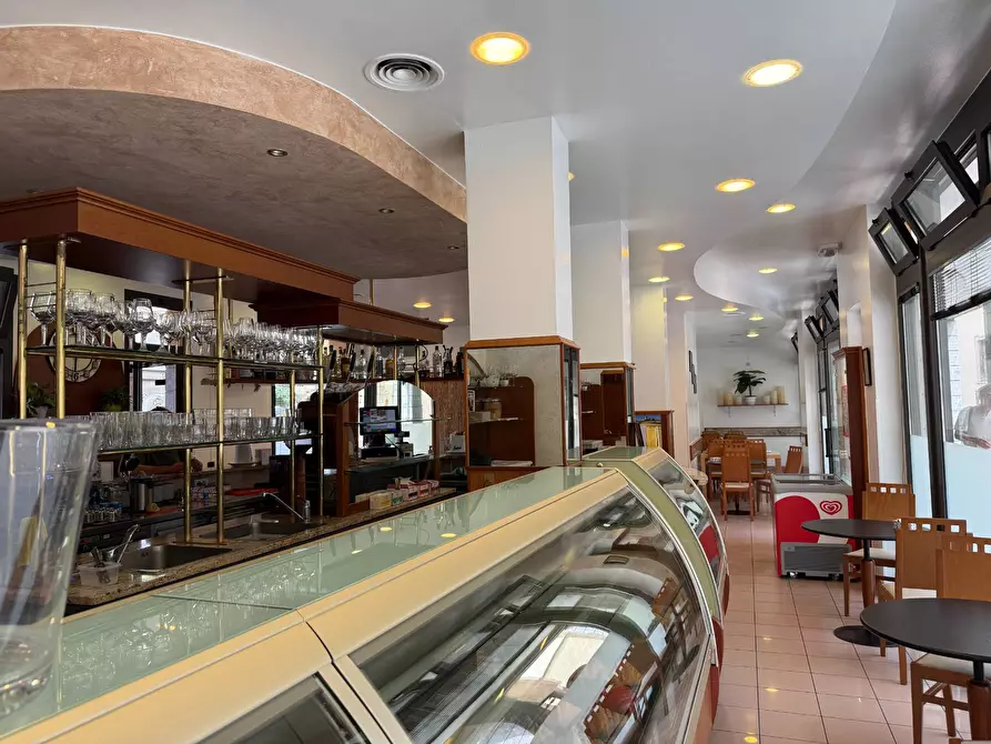 negozio in vendita ad Induno Olona