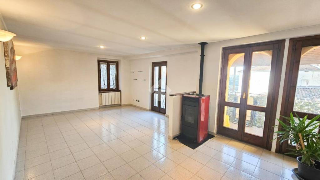 appartamento in vendita ad Induno Olona in zona Frascarolo