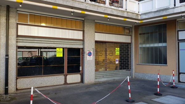 ufficio in vendita ad Induno Olona