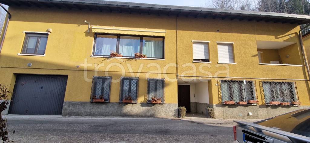 casa indipendente in vendita ad Induno Olona in zona Olona