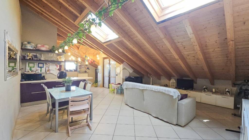 appartamento in vendita ad Induno Olona in zona Olona