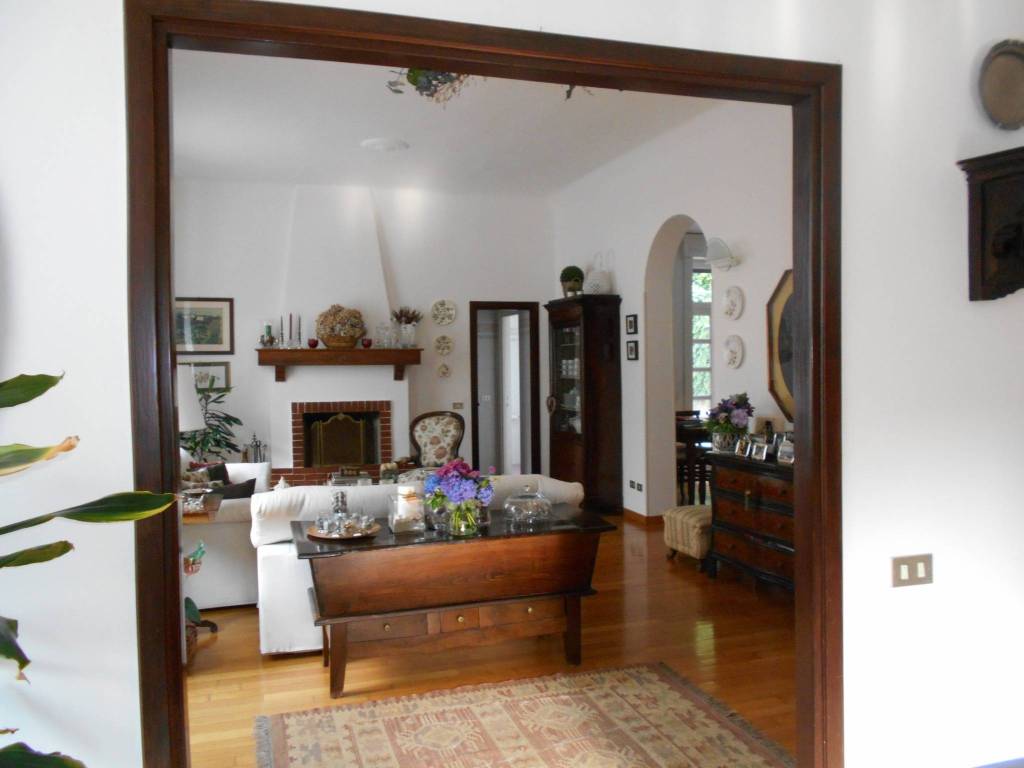 casa indipendente in vendita ad Induno Olona in zona Dardo
