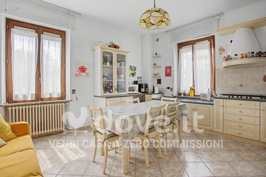 casa indipendente in vendita ad Induno Olona in zona San Pietro