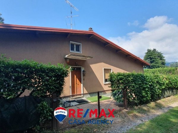 casa indipendente in vendita ad Induno Olona in zona San Pietro
