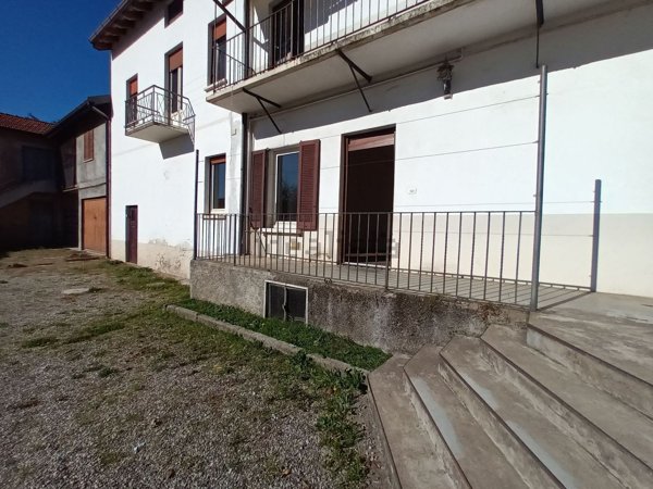 appartamento in vendita ad Induno Olona in zona San Pietro
