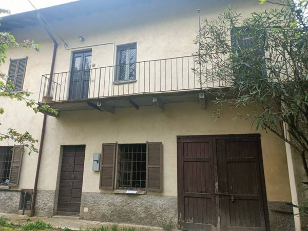casa indipendente in vendita ad Induno Olona in zona Olona