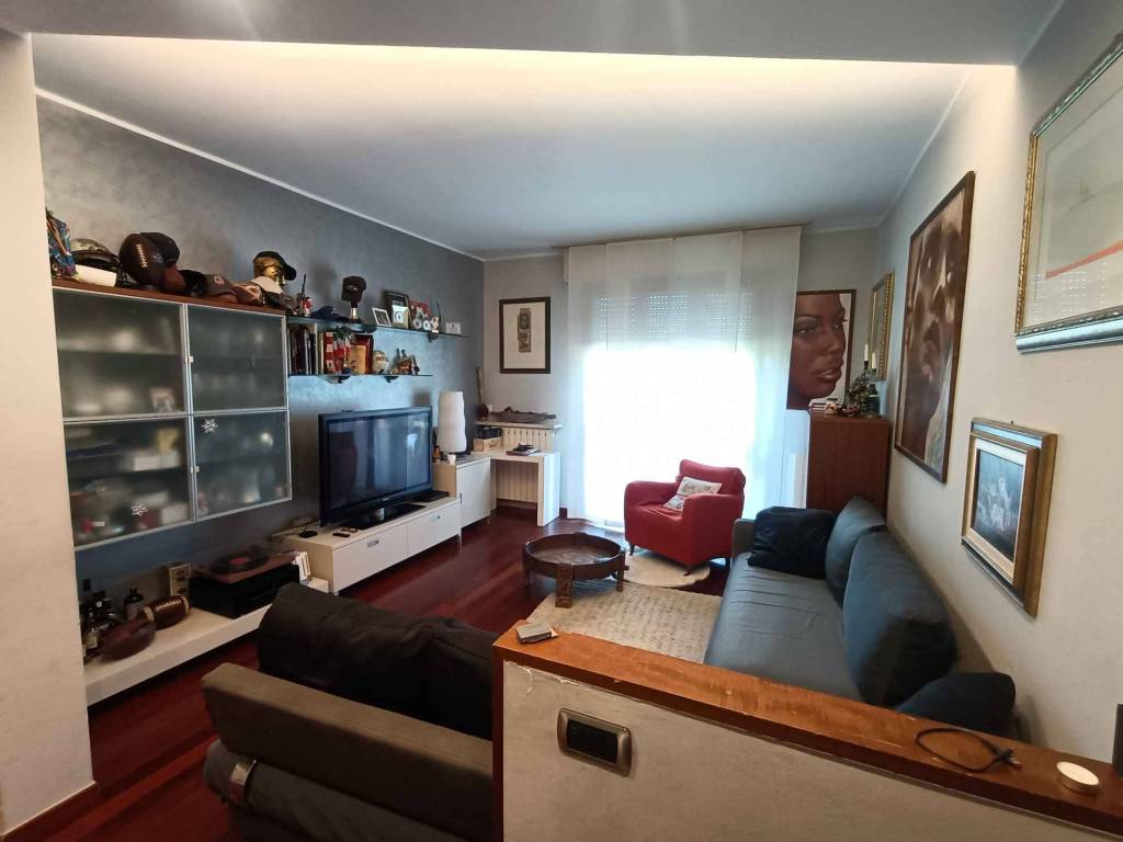 appartamento in vendita ad Induno Olona in zona San Pietro