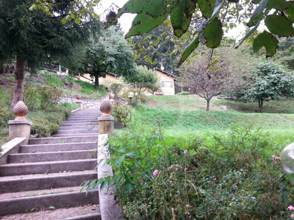 casa indipendente in vendita ad Induno Olona in zona Frascarolo