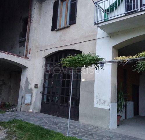 appartamento in vendita ad Ispra