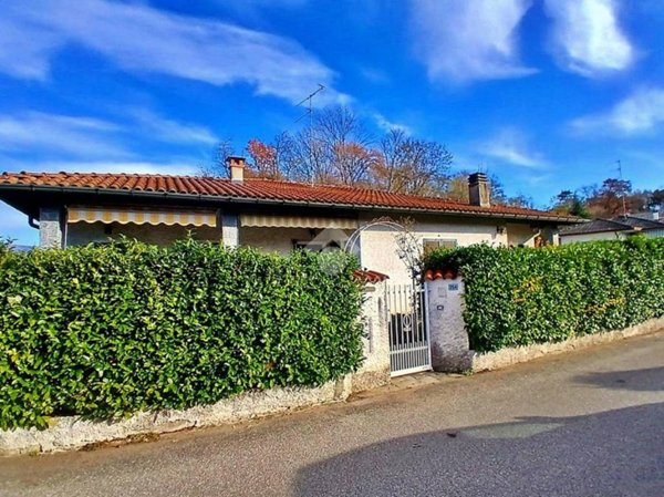 casa indipendente in vendita ad Ispra