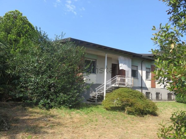 casa indipendente in vendita ad Ispra