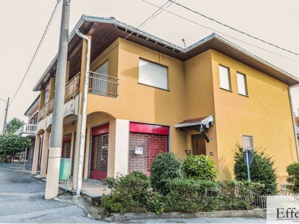 casa indipendente in vendita ad Ispra