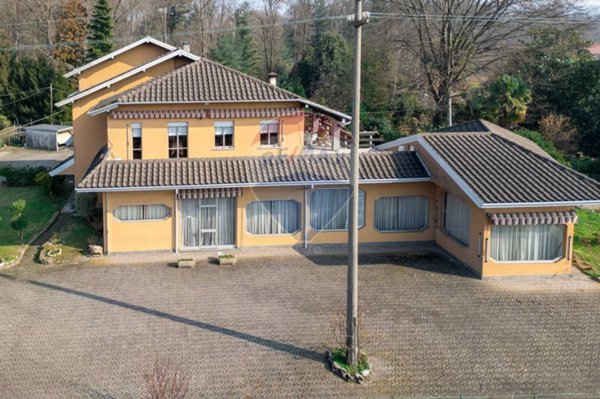 casa indipendente in vendita ad Ispra