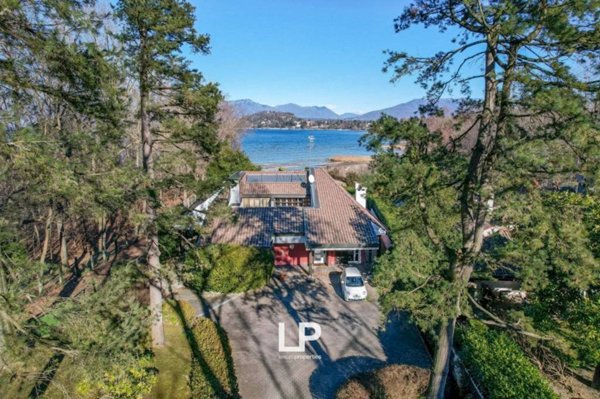 casa indipendente in vendita ad Ispra