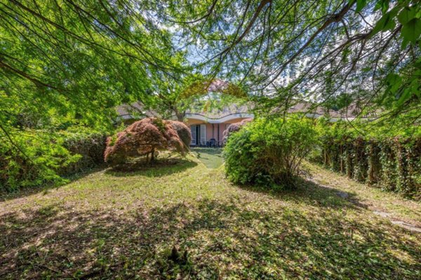 casa indipendente in vendita ad Ispra