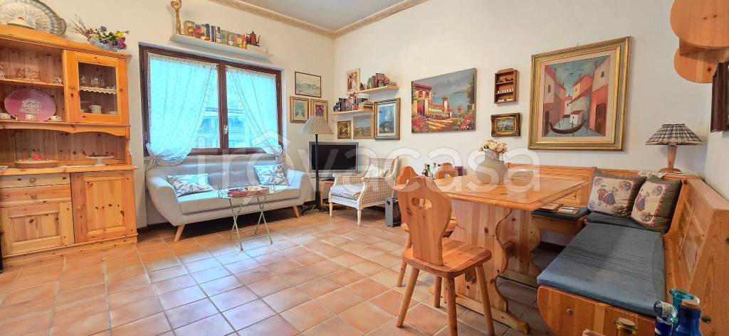 appartamento in vendita ad Ispra