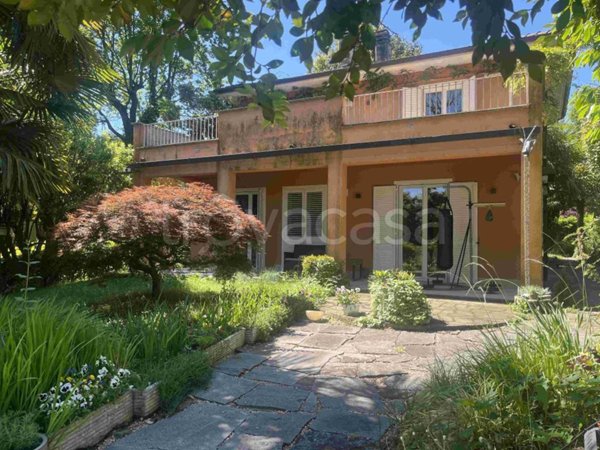casa indipendente in vendita ad Ispra