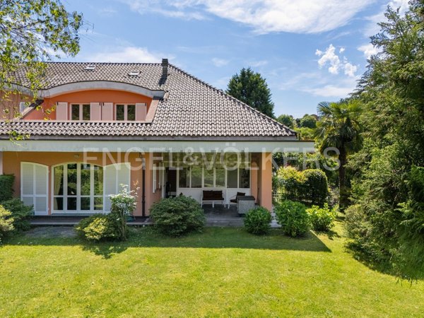casa indipendente in vendita ad Ispra