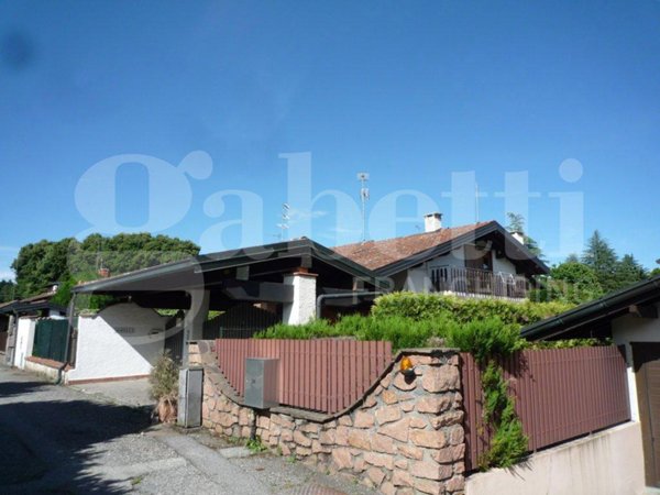 casa indipendente in vendita ad Ispra