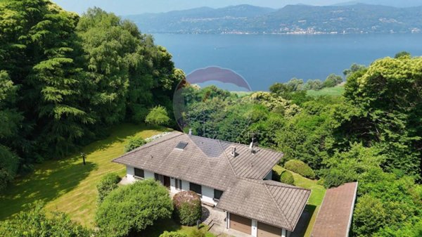casa indipendente in vendita ad Ispra