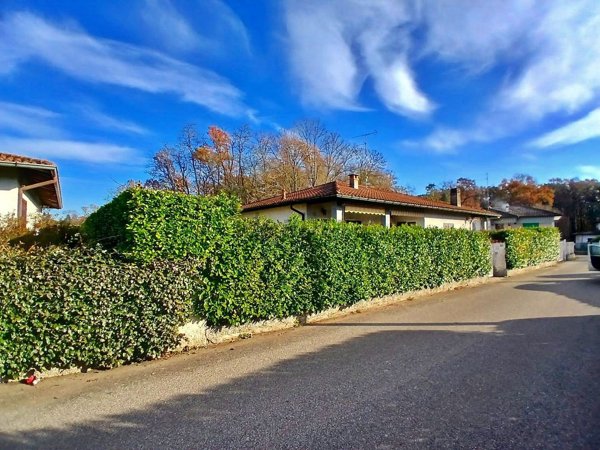 casa indipendente in vendita ad Ispra